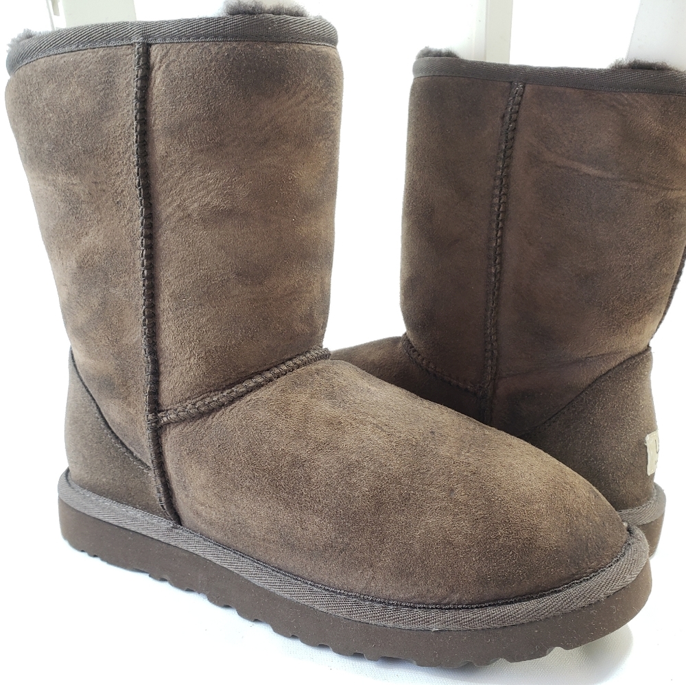 UGG Classic Short Boots Sz 7 Brown Suede
